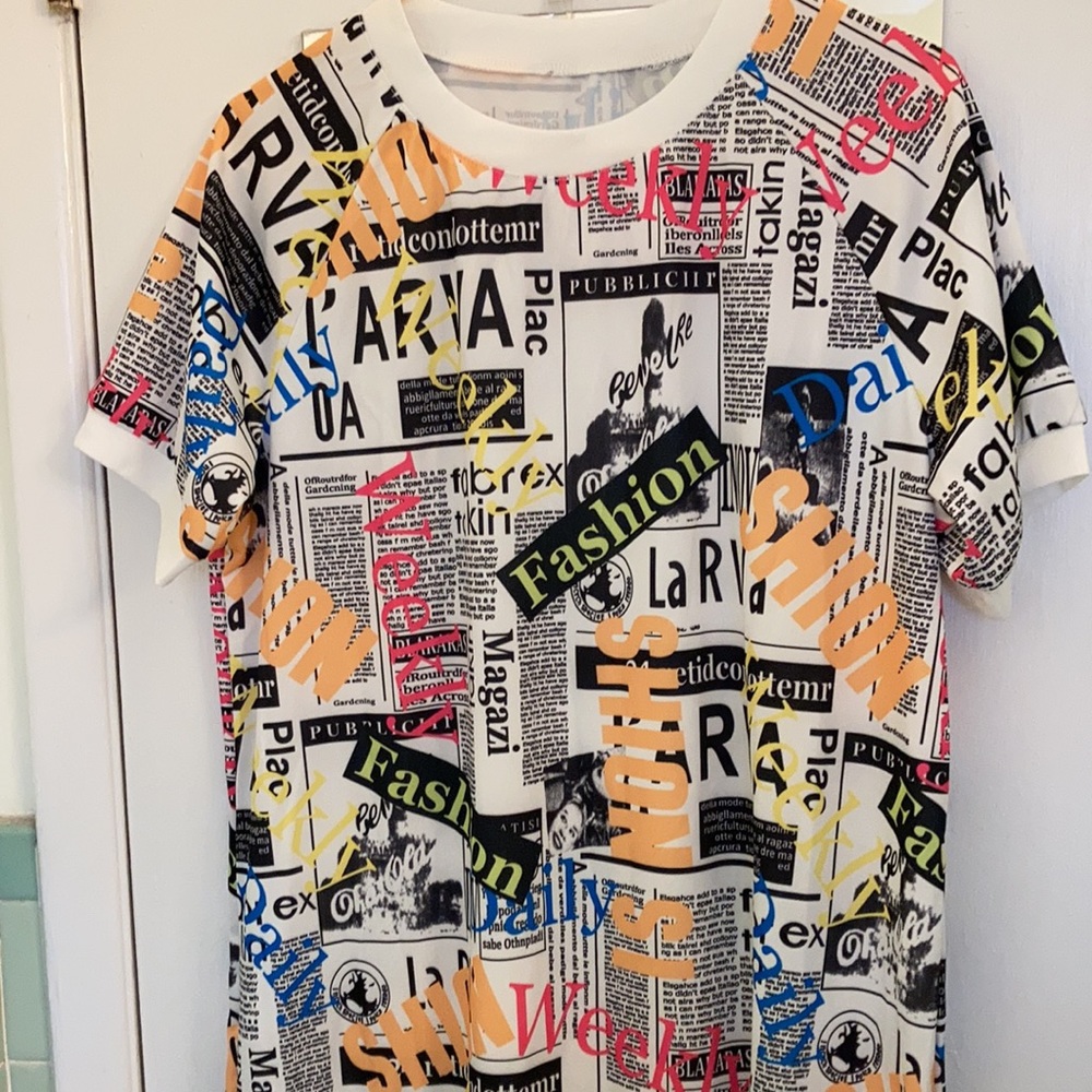 NEW newspaper print T-shirt dress, size L - Picture 2 of 4